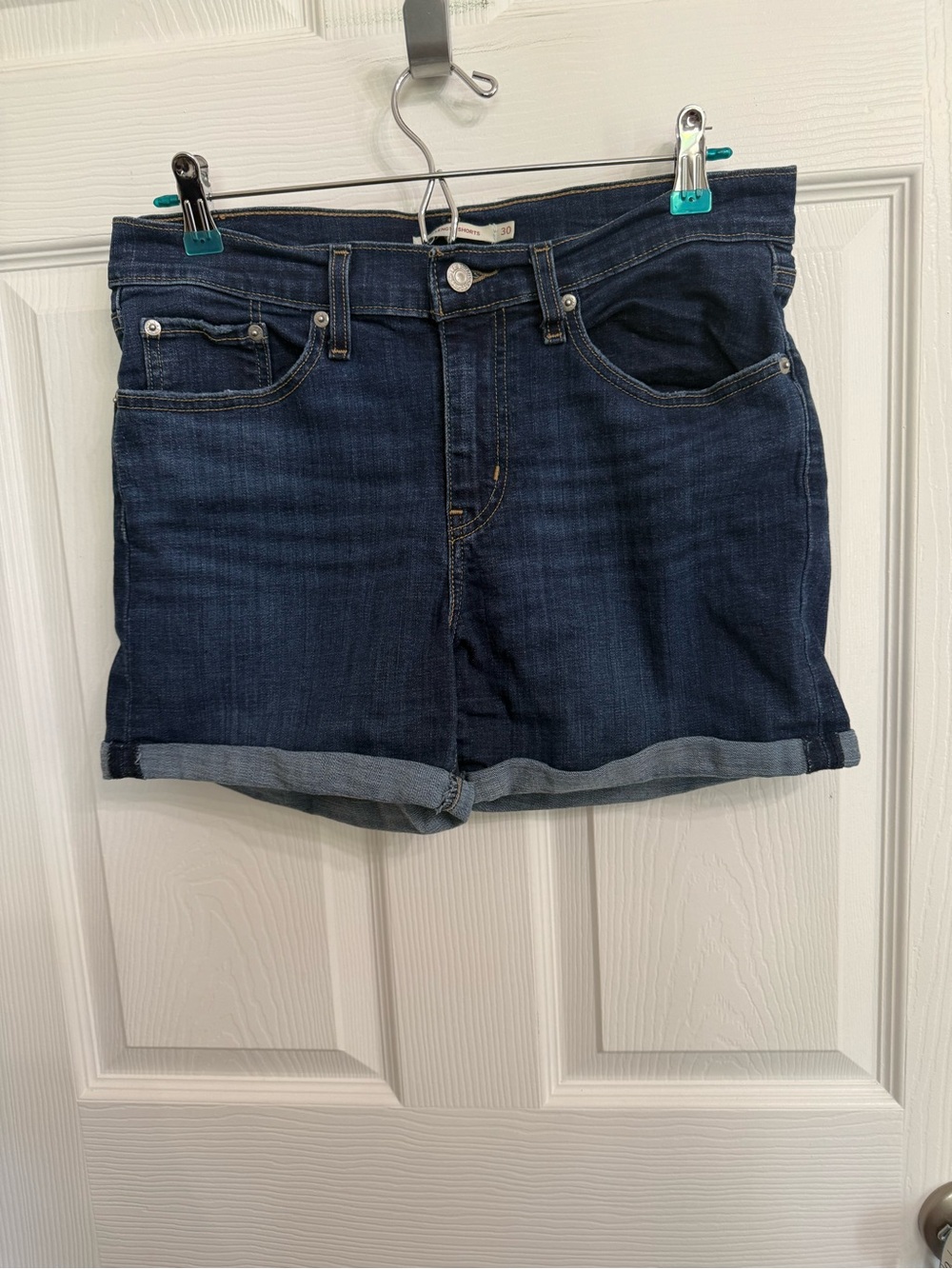 Levi’s Women’s Mid Length Denim Shorts W30 Dark Wash Cuffed 4” Inseam